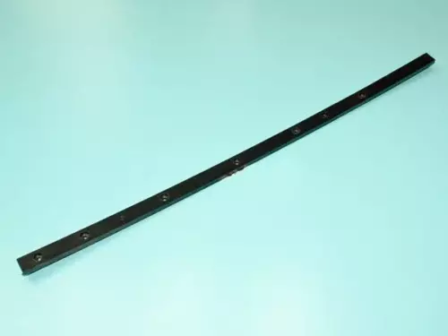 Направляющая гусеницы (накладка склиза) DINGO T125 черная 81см.